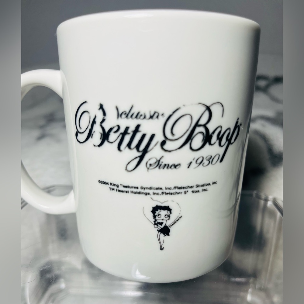 1997 Vintage Betty Boop Ceramic Coffee Mug by King Features Syndicate